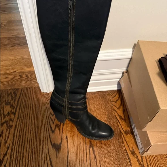 Born Black Heeled Boots - Picture 3 of 9